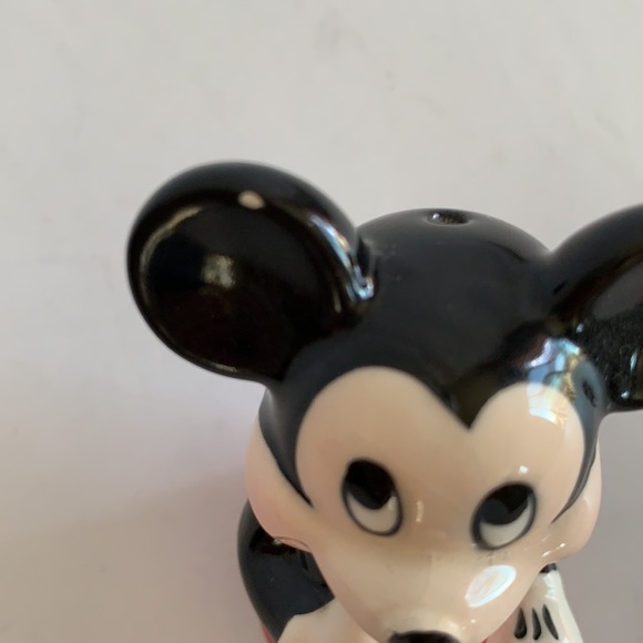Disney Vintage Mickey Mouse Salt & Pepper Shaker - Picture 5 of 5